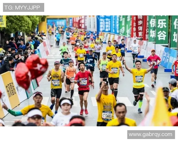 南京极限运动队在马拉松大满贯中的团队协作表现精彩点评与分析 南京极限运动队在马拉松大满贯中的团队协作表现精彩点评与分析