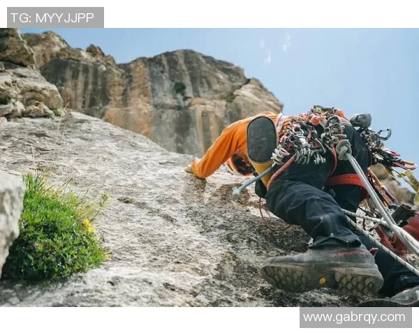 南京攀岩队的防反策略揭秘与深度分析攀岩技术的提升之路 南京攀岩队的防反策略揭秘与深度分析攀岩技术的提升之路