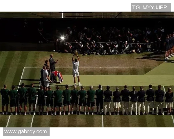 南京网球队中路突破的秘密与技战术解析深度探讨 南京网球队中路突破的秘密与技战术解析深度探讨