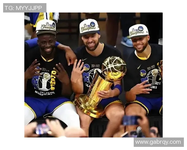 勇士豪掷19亿美元创奢侈税新高成功争夺附加赛资格