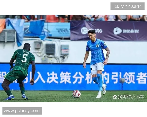 卢卡库的传奇之路：从青涩小将到世界顶级前锋的蜕变与挑战