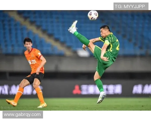 哈德斯与罗瑟汉姆激战正酣比分揭晓引发球迷热议