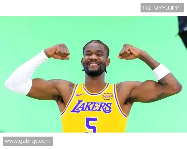 圣诞大战湖人勇士巅峰对决谁将赢得节日荣耀与球迷欢呼