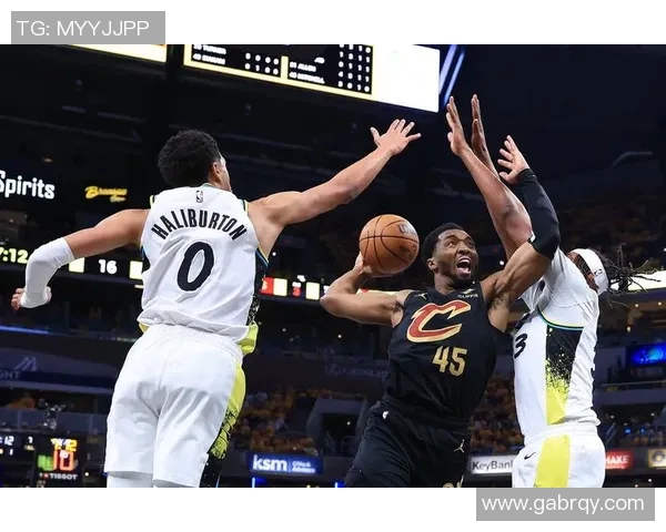 奇士与步行者的激烈对决谁能在赛场上笑到最后