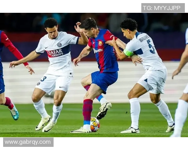 巴塞罗那与巴黎圣日耳曼的巅峰对决谁能笑到最后