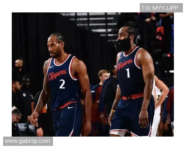 快船与掘金对决中伦纳德每场得分表现分析与统计