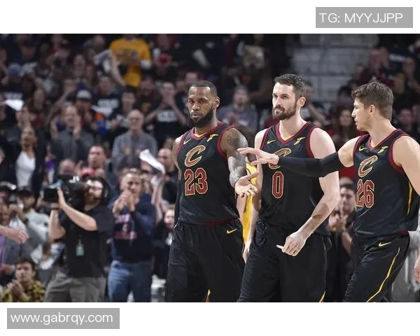 热火与骑士激战11月12日谁能在这场对决中笑到最后 热火与骑士激战11月12日谁能在这场对决中笑到最后