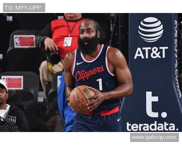 詹姆斯哈登的篮球传奇之路与未来发展展望