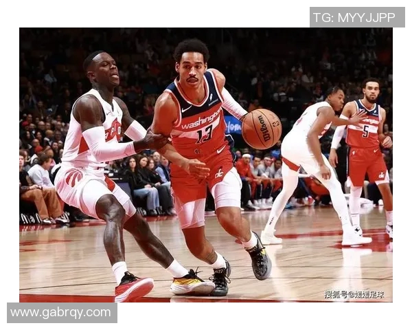 雄鹿与猛龙激战正酣精彩瞬间文字直播全程回顾与分析 雄鹿与猛龙激战正酣精彩瞬间文字直播全程回顾与分析