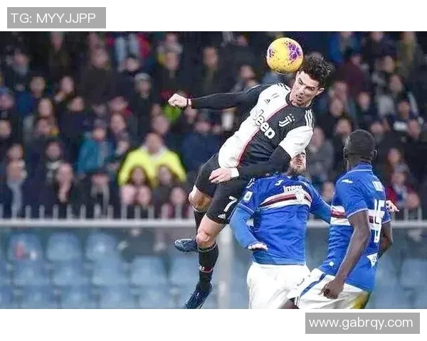 C罗领衔尤文图斯对阵都灵的精彩较量引发球迷热议 C罗领衔尤文图斯对阵都灵的精彩较量引发球迷热议