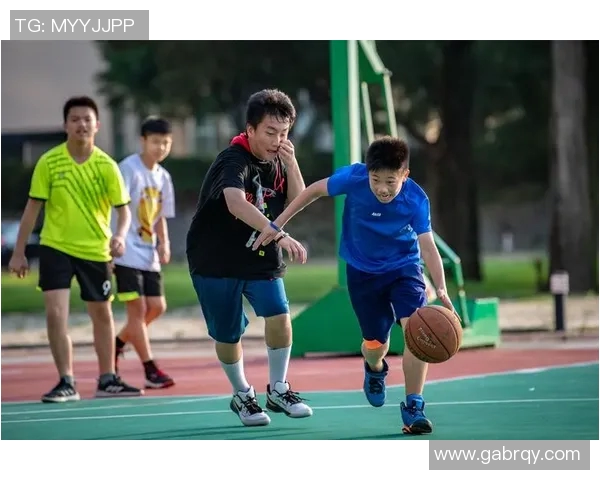 刘铮的成长之路：从篮球少年到职业球员的奋斗历程与心路历程