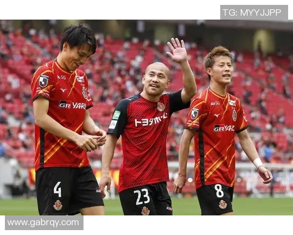 名古屋主场迎战水户挑战赛双方全力以赴争夺胜利荣耀